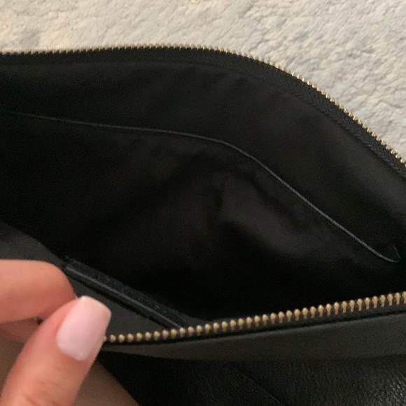 FOREVER21 FAUX LEATHER FLAT CLUTCH BAG - Picture 3 of 3